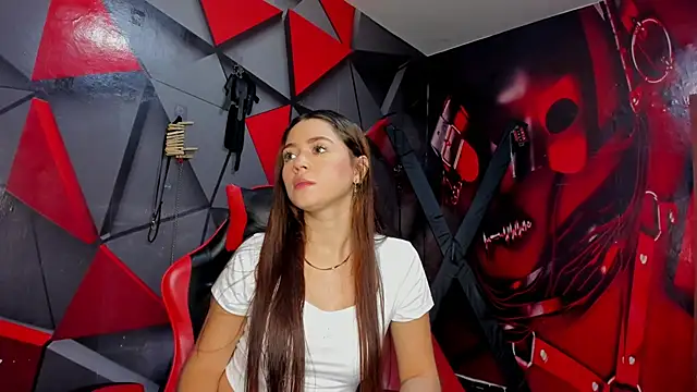 Hana and Zeta online show from 11/05/25, 12:19