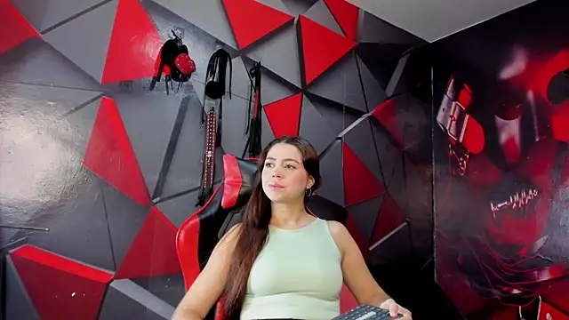 Hana and Zeta online show from 09/25/25, 12:11