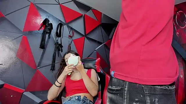 Hana and Zeta online show from 09/27/25, 12:11