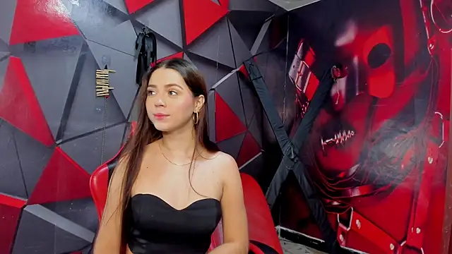 Hana and Zeta online show from 11/08/25, 12:20