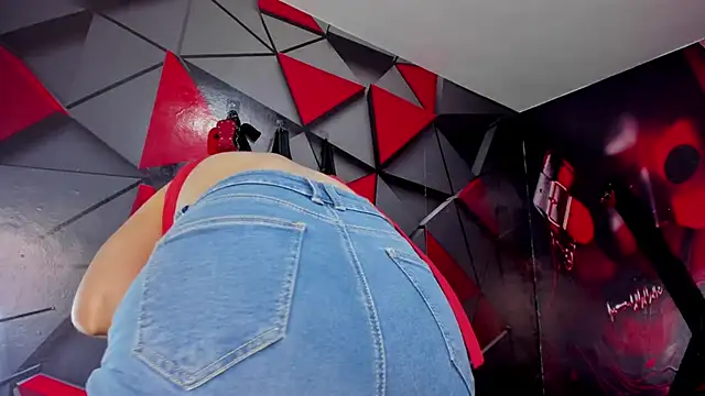 Hana and Zeta online show from 09/13/25, 12:27