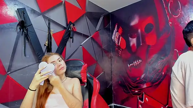 Hana and Zeta online show from 12/01/25, 12:28