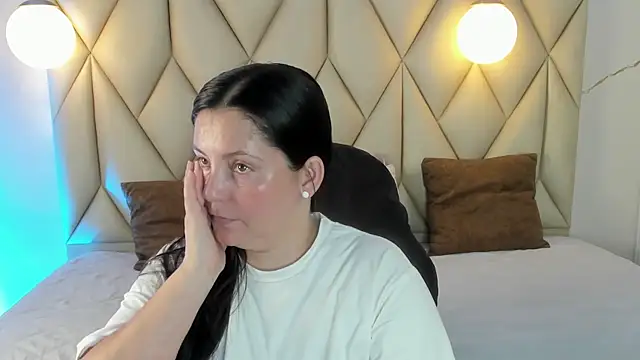 Snapshot of angelswets chatting on 07/10/26, 02:50 angelswets online show from 07/10/26, 02:50