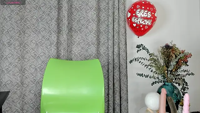 Snapshot of angelswets chatting on 09/20/25, 02:55 angelswets online show from 09/20/25, 02:55