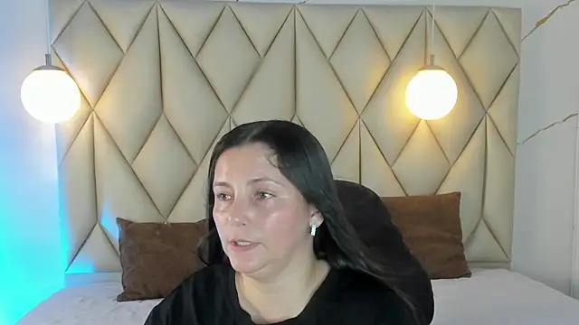 Snapshot of angelswets chatting on 07/11/26, 02:06 angelswets online show from 07/11/26, 02:06