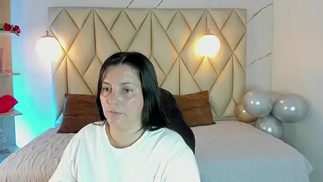 Snapshot of angelswets chatting on 06/26/26, 02:12 angelswets online show from 06/26/26, 02:12