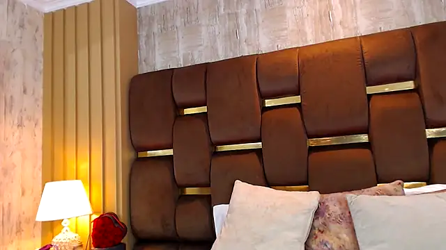 VanessaGlenn online show from 11/15/25, 08:13