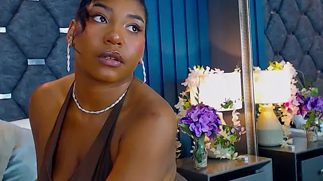 VanessaGlenn online show from 10/14/25, 07:47