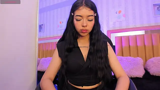 Snapshot of pettit_courtny chatting on 10/02/25, 08:45 pettit courtny online show from 10/02/25, 08:45