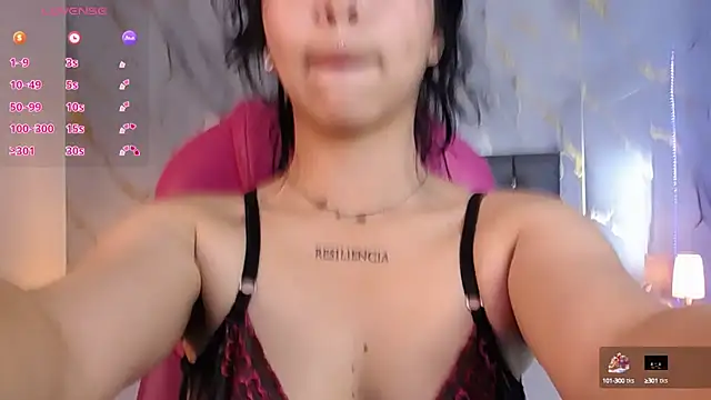 Snapshot of pettit_courtny chatting on 03/12/25, 07:36 pettit courtny online show from 03/12/25, 07:36