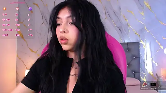 Snapshot of pettit_courtny chatting on 03/13/25, 07:39 pettit courtny online show from 03/13/25, 07:39