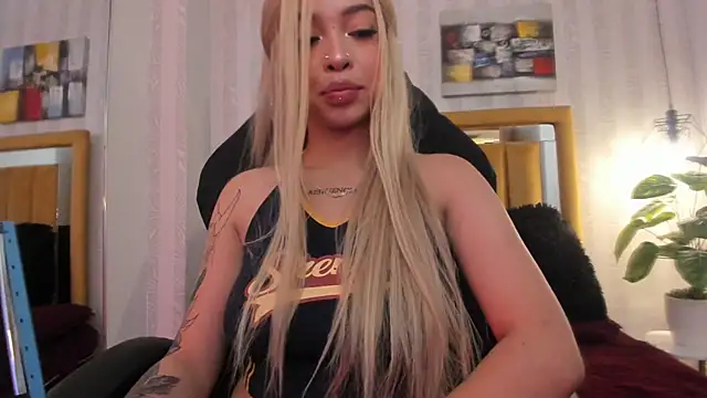 pettit courtny online show from 11/27/25, 09:48