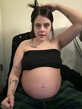 Snapshot of Sashabbay chatting on 02/25/26, 05:18 Sashabbay online show from 02/25/26, 05:18