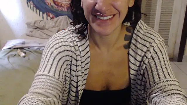 Snapshot of MissRebeka chatting on 05/21/26, 02:03 MissRebeka online show from 05/21/26, 02:03