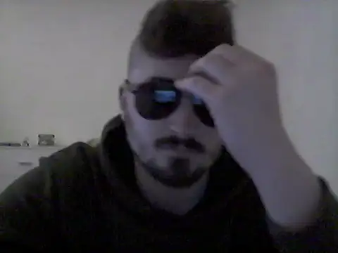 Snapshot of Hkl95555 chatting on 12/25/24, 04:22 Hkl95555 online show from 12/25/24, 04:22