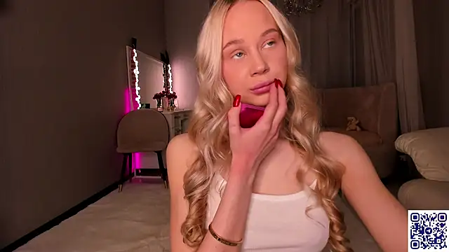 sincere shyness online show from 11/30/25, 12:39