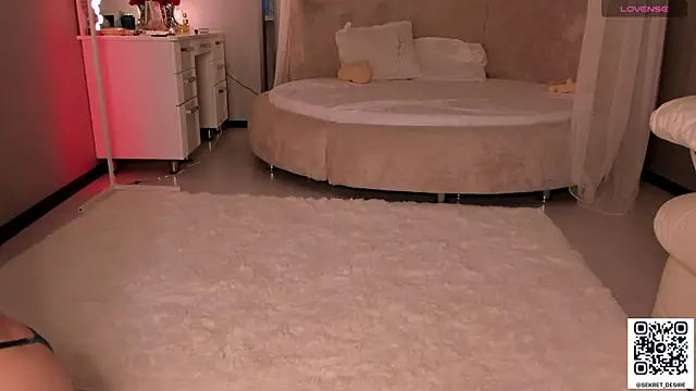 sincere shyness online show from 10/16/25, 02:25