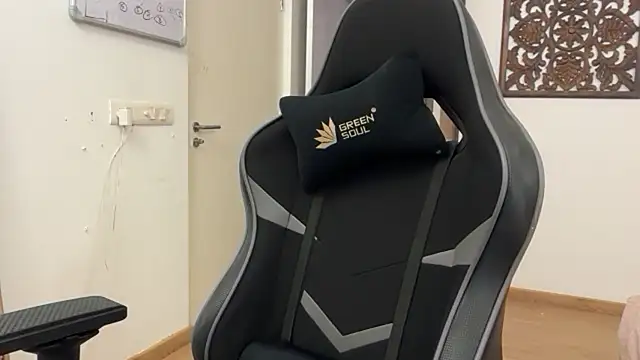 GoddessAnna online show from 12/01/25, 06:31