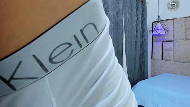 Snapshot of yez_hot_ggh chatting on 02/10/25, 01:14 yez hot ggh online show from 02/10/25, 01:14