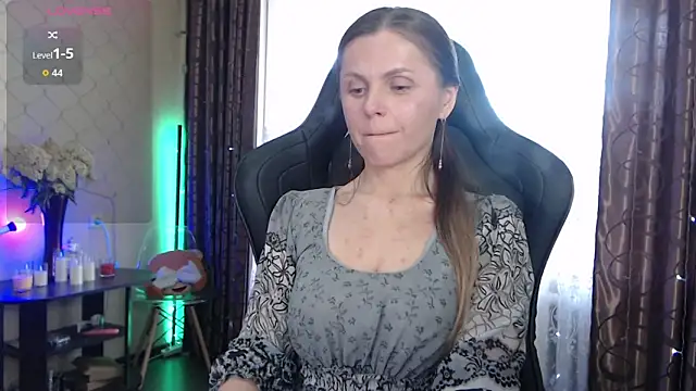JessieOMays online show from 05/27/26, 06:21