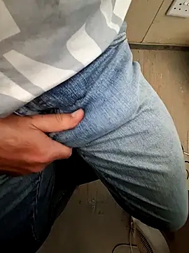 Bosh83 online show from 10/28/25, 03:22