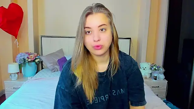 AlexissM online show from 10/12/25, 06:59