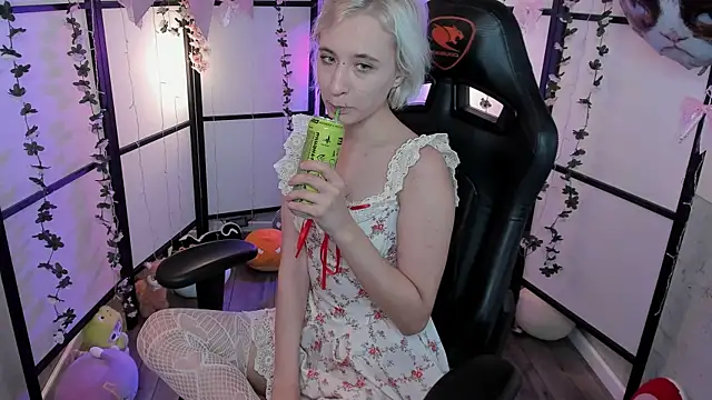 TaylorLunar online show from 10/09/25, 01:11