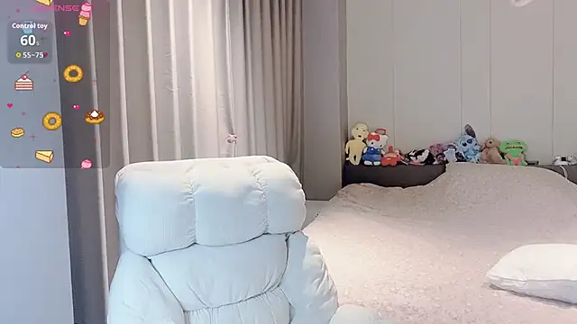 qiqi-666 online show from 02/06/26, 06:53