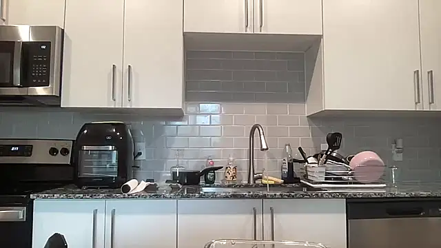 AveryJ99 online show from 02/02/25, 03:39