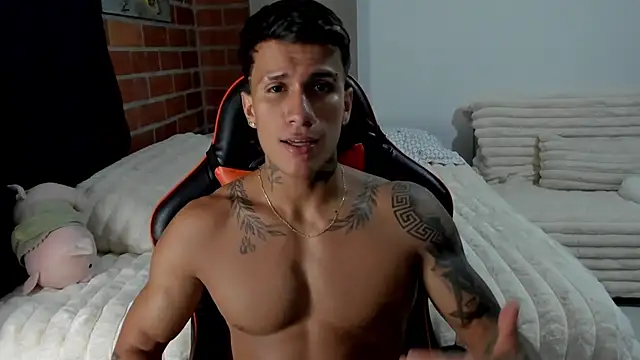 pettergrey1 online show from 11/11/25, 11:09