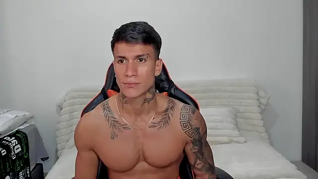 pettergrey1 online show from 01/13/26, 09:19