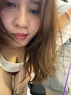 Snapshot of Liliya-77 chatting on 04/13/26, 08:40 Liliya-77 online show from 04/13/26, 08:40