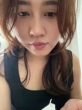 Snapshot of Liliya-77 chatting on 03/19/26, 05:40 Liliya-77 online show from 03/19/26, 05:40