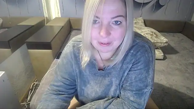 Snapshot of LILIcool chatting on 12/02/24, 03:31 LILIcool online show from 12/02/24, 03:31