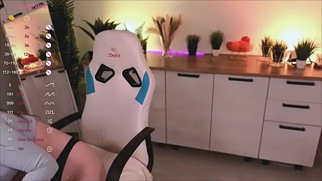 Ooops Boobss online show from 09/10/25, 08:02