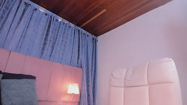 x milu online show from 10/25/25, 05:35