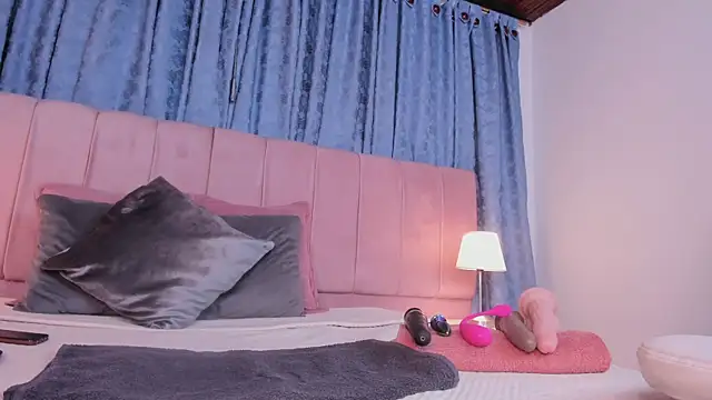 x milu online show from 11/09/25, 04:11