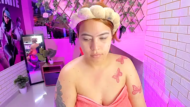 Snapshot of marcellaa303av chatting on 06/10/26, 12:23 marcellaa303av online show from 06/10/26, 12:23
