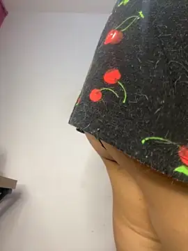 CinnamonCookiez online show from 11/23/25, 04:00