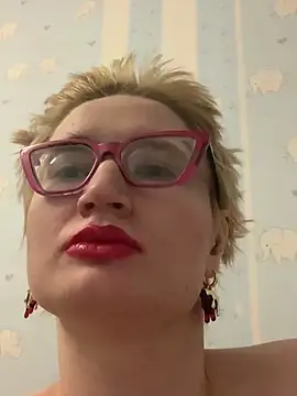 Charlotteeroseee online show from 02/09/25, 12:49