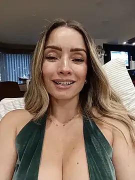 Snapshot of Loly_Horny chatting on 06/16/26, 10:43 Loly Horny online show from 06/16/26, 10:43