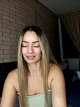 Snapshot of Loly_Horny chatting on 05/09/26, 01:09 Loly Horny online show from 05/09/26, 01:09