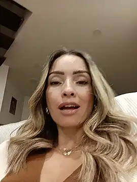 Snapshot of Loly_Horny chatting on 06/15/26, 12:01 Loly Horny online show from 06/15/26, 12:01