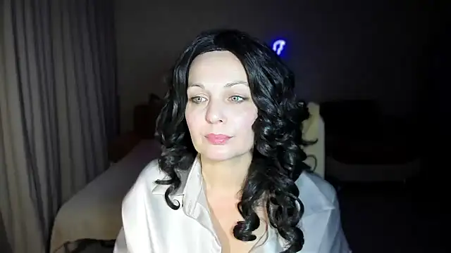 Snapshot of WitchBlueRose chatting on 10/17/25, 02:30 WitchBlueRose online show from 10/17/25, 02:30
