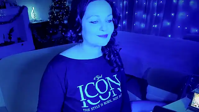 Snapshot of WitchBlueRose chatting on 12/22/25, 06:52 WitchBlueRose online show from 12/22/25, 06:52