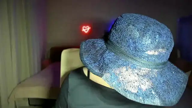 WitchBlueRose online show from 11/13/25, 08:46