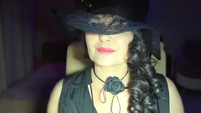 WitchBlueRose online show from 11/05/25, 04:43