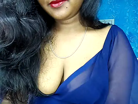 Snapshot of Muktha chatting on 10/22/25, 03:39 Muktha online show from 10/22/25, 03:39