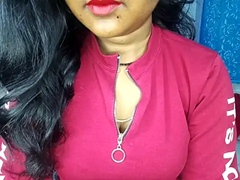 Snapshot of Muktha chatting on 12/18/25, 03:11 Muktha online show from 12/18/25, 03:11