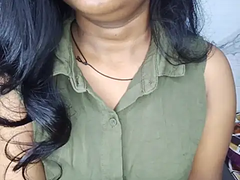 Snapshot of Muktha chatting on 06/18/26, 03:16 Muktha online show from 06/18/26, 03:16
